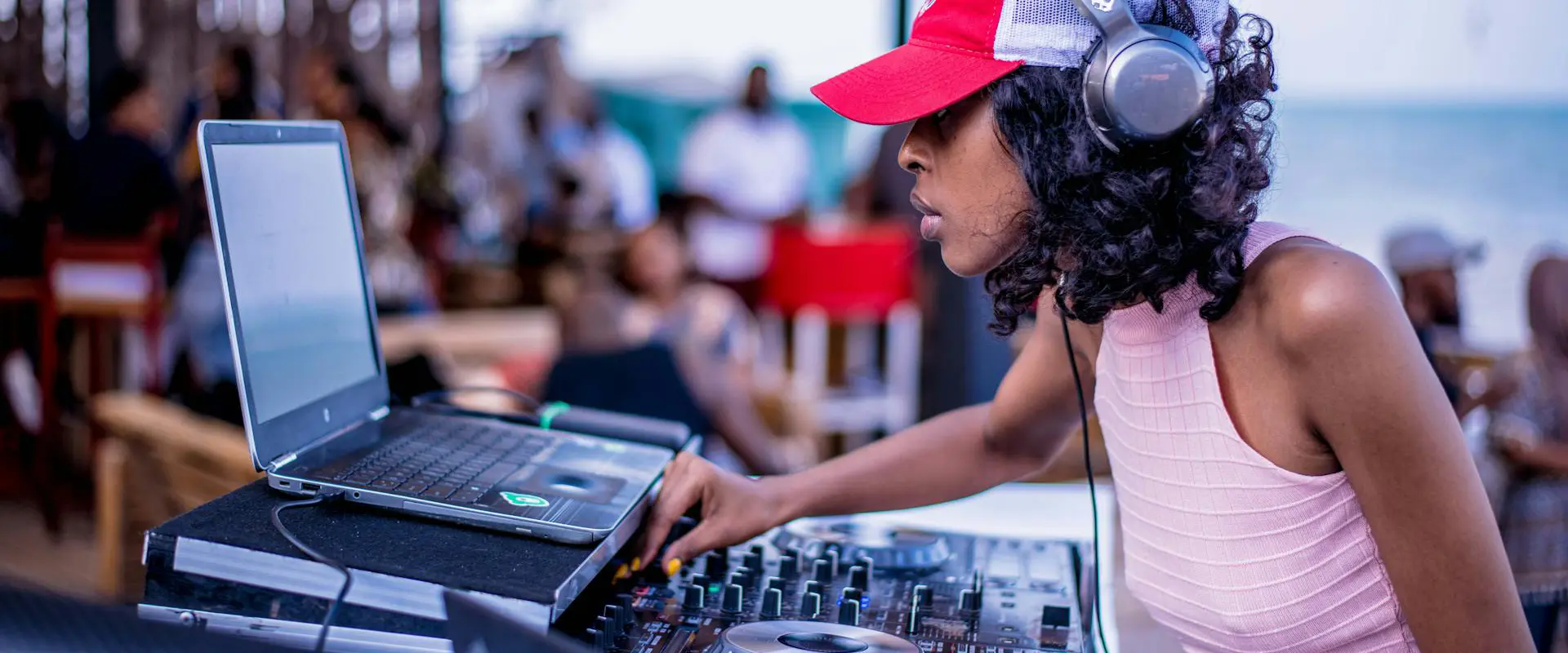 Lounge DJ